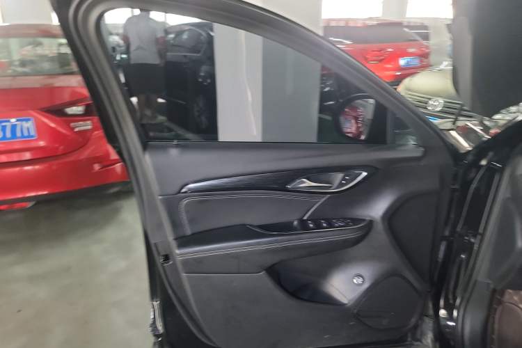 Used Buick Envision 2023 Encore Plus 652T Five-Seat Luxury Model
