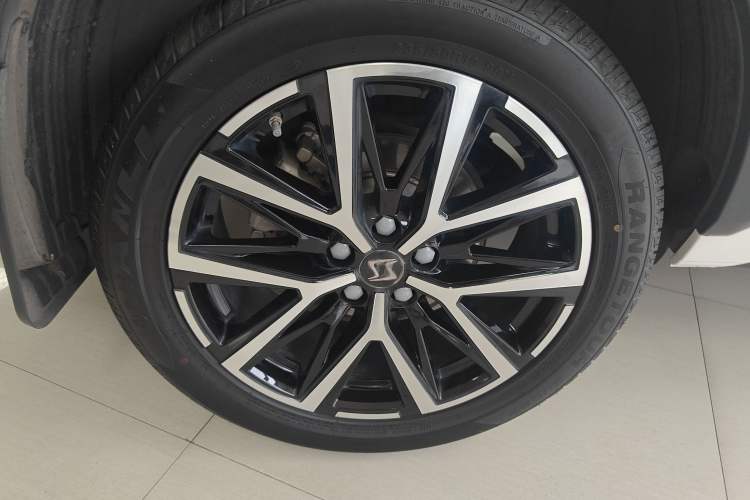 Used SOL X8 PLUS 2023 1.5 TGDI DCT Smart Edition 7-Seater