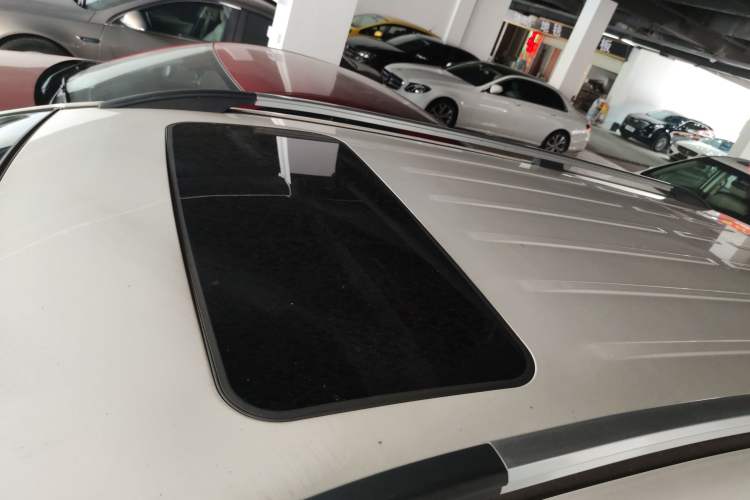 Used Baojun 730 2015 1.8L Manual Luxury Navigation ESP Version 7-seater
