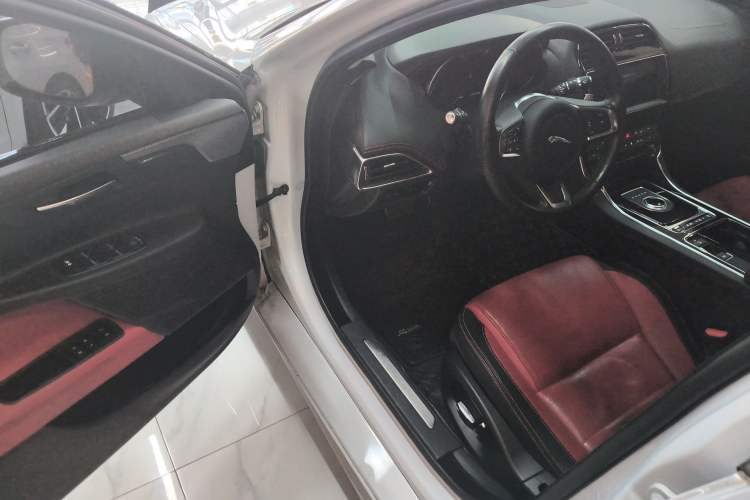 Used Jaguar XE 2018 2.0T 300 PS All-Wheel-Drive R-Sport Sport Edition