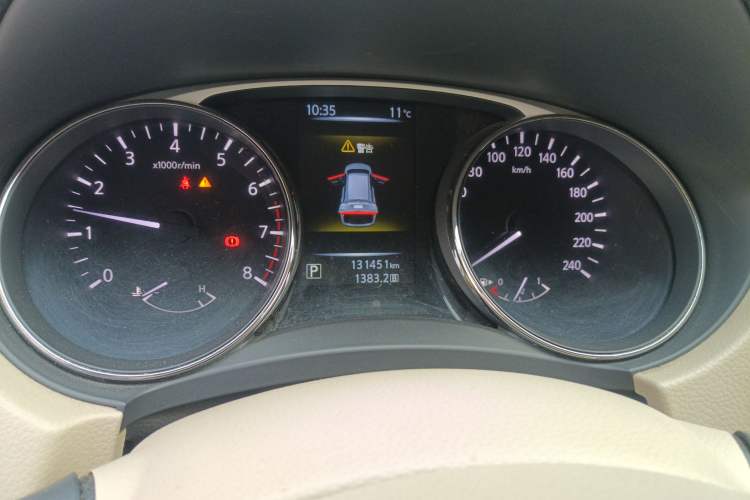 Used Nissan X-Trail 2015 2.0L CVT Comfort MAX Edition 2WD
