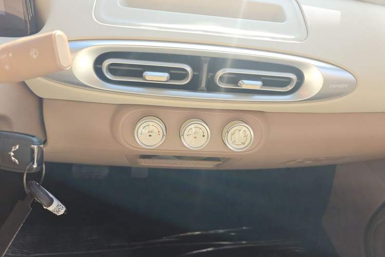 Used Wuling Hongguang MINIEV 2025 Four-Door Version Advanced Edition
