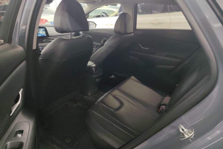 Used Hyundai Elantra 2022 1.5L CVT LUX Prestige Edition
