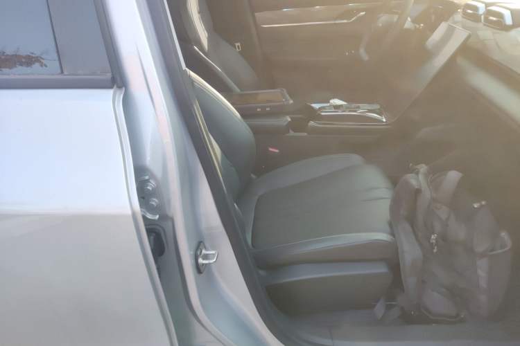 Used Dongfeng Aeolus Mage 2024 Honor Edition 1.5T Fashion Model
