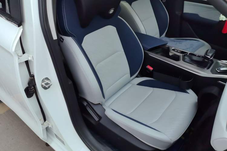 Used Geely Auto Emgrand 2022 4th Generation 1.5L CVT Flagship Model
