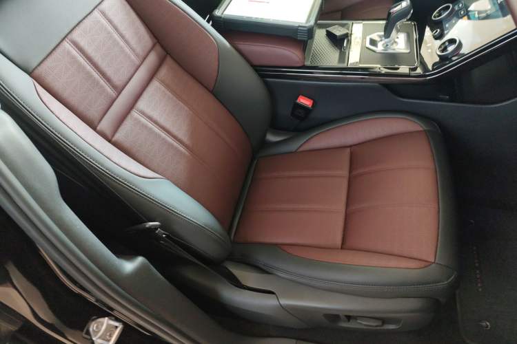 Used Land Rover Range Rover Evoque 2021 Range Rover Velar L 249PS R-Dynamic First Edition