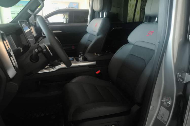 Used Jetour Traveler 2023 2.0T All-Wheel Drive Conquer PRO
