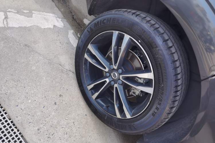 Used Volvo XC60 2019 T5 4x4 Zhiyuan Edition China VI Standard
