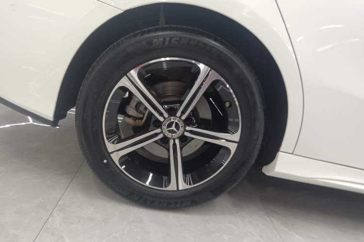 Used Mercedes-Benz A-Class 2022 Revised Version A 200 L Sport Sedan Fashionable Style