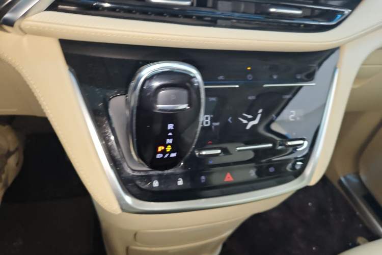 Used Buick GL8 2023 ES Lu Zun Deluxe Model
