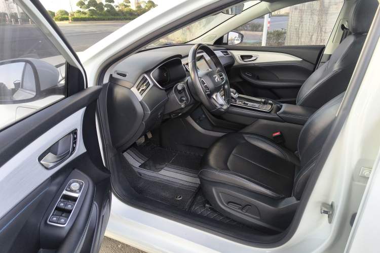 Used  ER6 2020 620 km Smart Edition