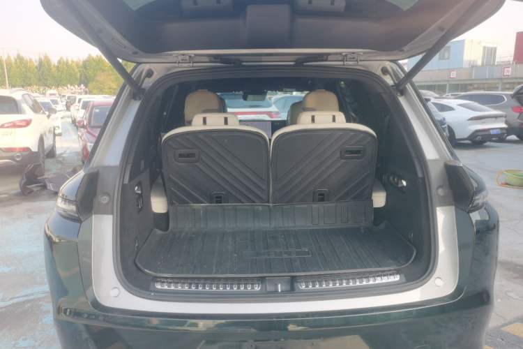 Used Li Auto L8 2023 Pro Model
