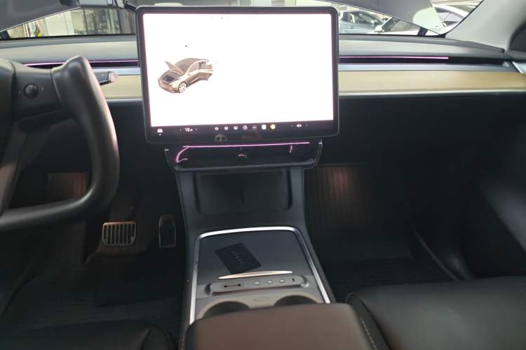 Used Tesla Model Y 2021 Long-Range All-Wheel-Drive Version
