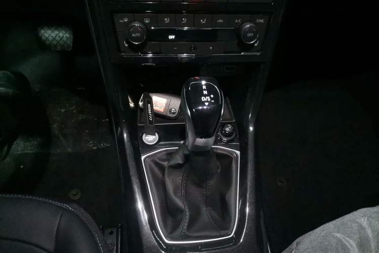 Used Volkswagen Tharu 