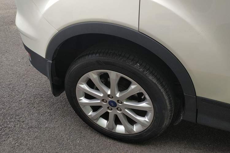 Used Ford Kuga 2013 1.6L GTDi Two-Wheel-Drive Trend Model
