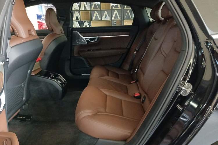 Used Volvo S90 2025 B5 Zhiya Luxury Edition
