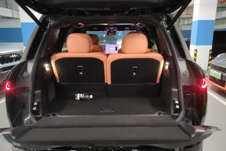 Used Lynk & Co 900 2025 1.5T Ultra
