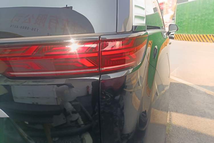 Used Denza D9 2025 DM-i Smart Drive 1020 Four-Wheel Drive Premium Model