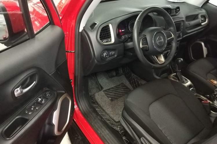 Used  Renegade 2017 180T Automatic Jingneng Edition
