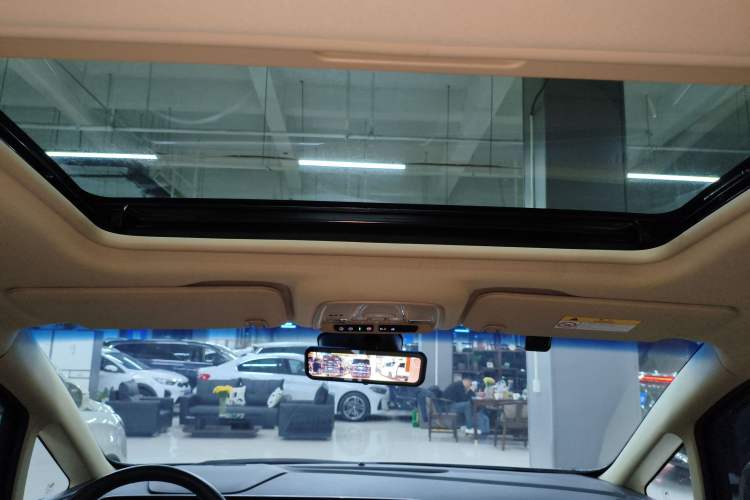 Used Buick GL8 2023 ES Lu Zun Deluxe Model
