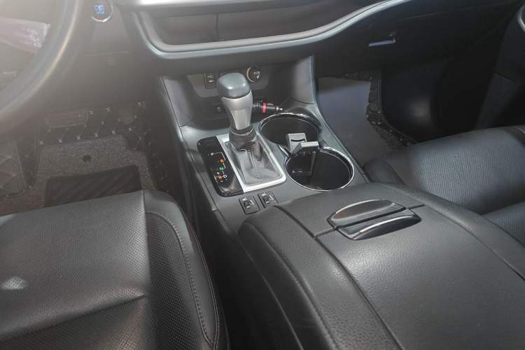 Used Toyota Highlander 2018 2.0T Four-Wheel Drive Luxury Edition 7 Seats China V Emission Standard
