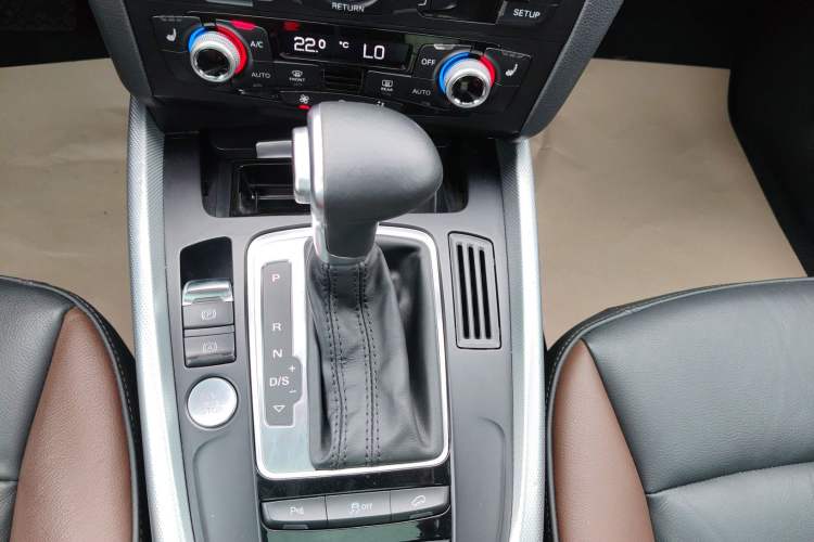 Used Audi Q5 2017 Plus 40 TFSI Technology Model
