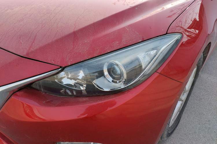 Used Mazda Mazda 3 Axela 2016 Sedan 1.5L Automatic Comfort Model
