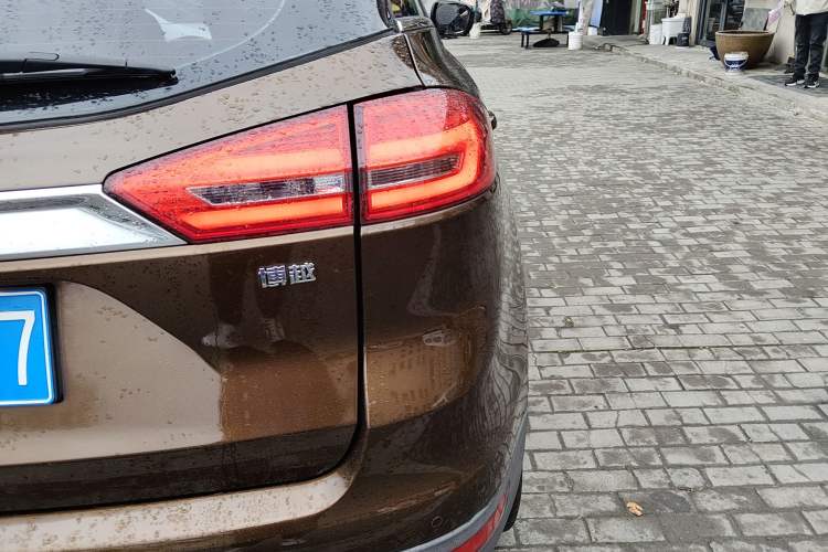 Used Geely Auto Emgrand X7 Sport 2016 1.8TD Automatic ZhiZun Version
