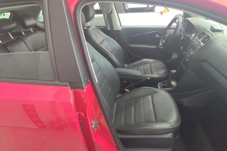 Used Volkswagen Polo 2014 1.6L Automatic Luxury Edition
