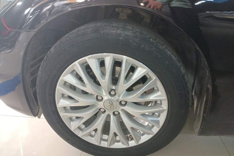 Used Infiniti Q70 2019 Q70L 2.0T Elite Plus Version