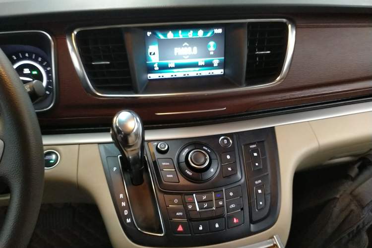 Used Buick GL8 2018 28T Comfort Model China VI Standard