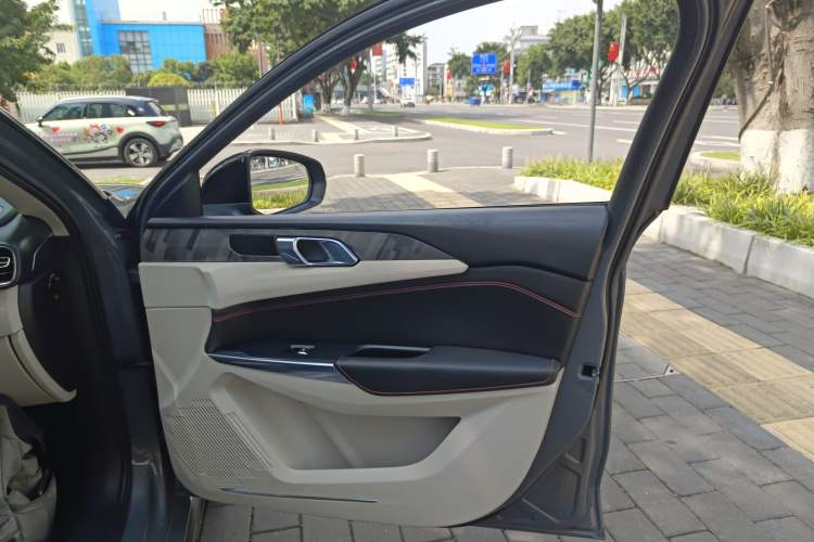 Used Lynk & Co 02 2018 1.5T DCT Two-Wheel Drive Zhaopu Version China V Standard