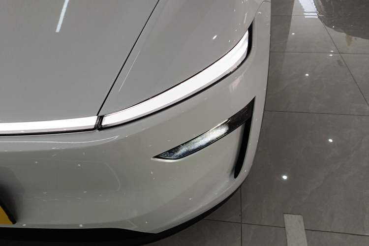 Used Tesla Model Y 2025 Rear-Wheel-Drive Version
