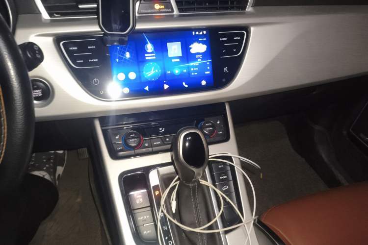 Used Geely Auto Emgrand X7 Sport 2018 1.8TD Automatic Two-Wheel Drive ZhiZun Model with 4G Connectivity
