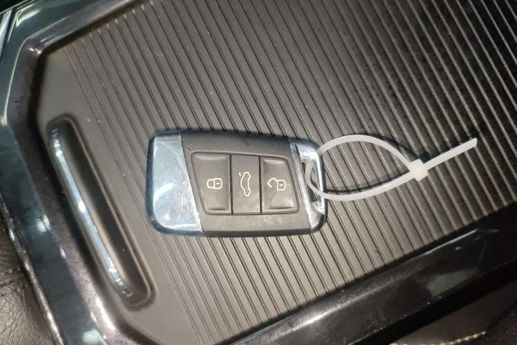 Used Volkswagen Passat 2019 330TSI Luxury Edition China VI Standard
