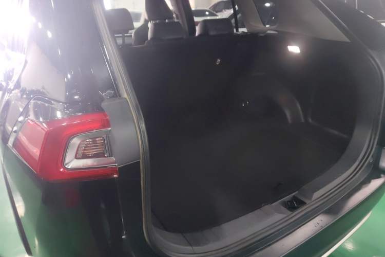 Used Toyota Wildlander 2023 2.0L CVT Two-Wheel Drive Prestige Version
