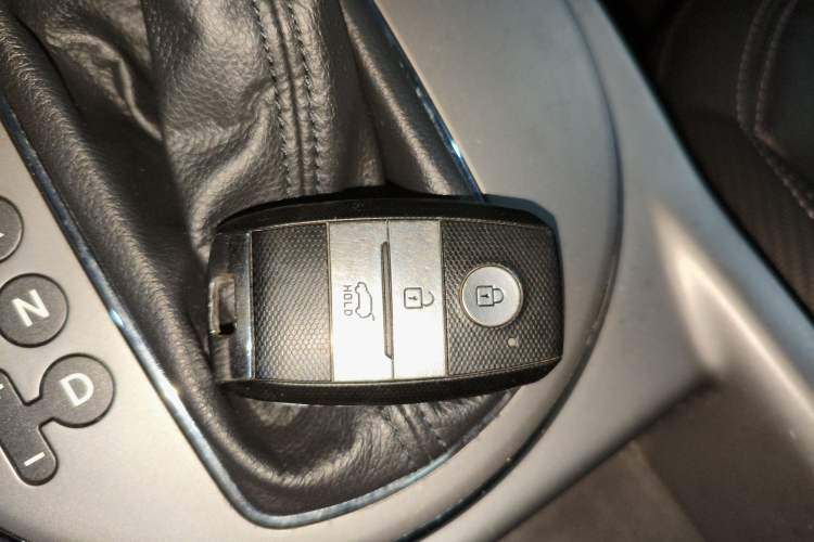 Used Kia Sportage R 2015 2.0L Automatic Two-Wheel Drive DLX Model