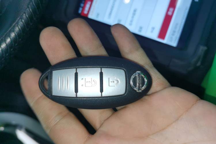 Used Nissan X-Trail 2014 2.5L CVT Leading Edition 4WD
