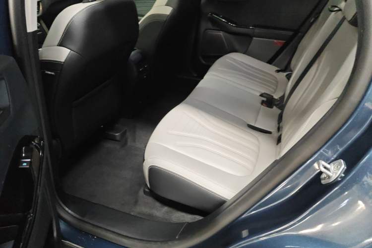 Used Ford Escape 2020 EcoBoost 245 Two-Wheel-Drive Titanium Edition
