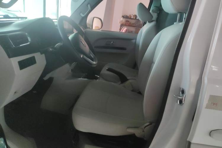 Used Jinbei New Hiace S 2023 1.5L Wealth Edition Van 2/5-Seater Non-Air-Conditioned Version SWC15M