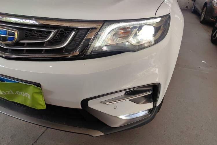 Used Geely Auto Emgrand X7 Sport 2018 1.8TD Automatic Two-Wheel Drive Smart Connect 4G Internet Edition
