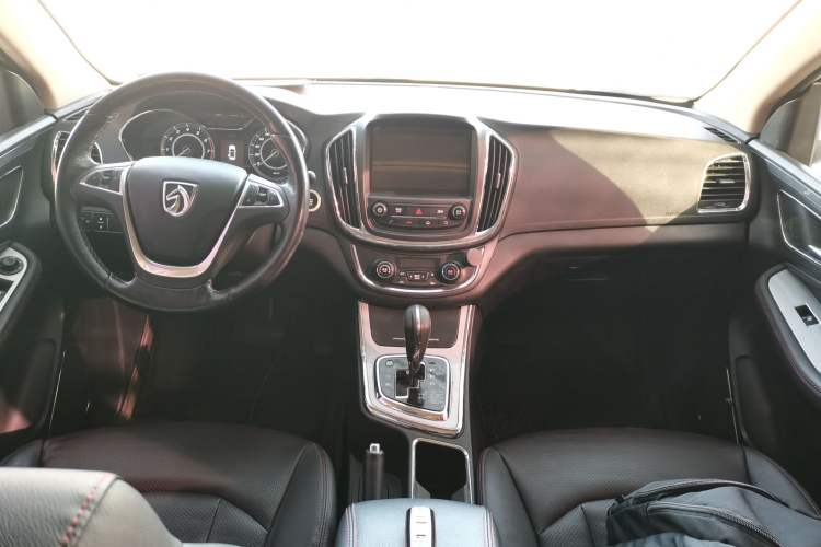 Used Baojun 560 2016 1.8L iAMT Luxury Model