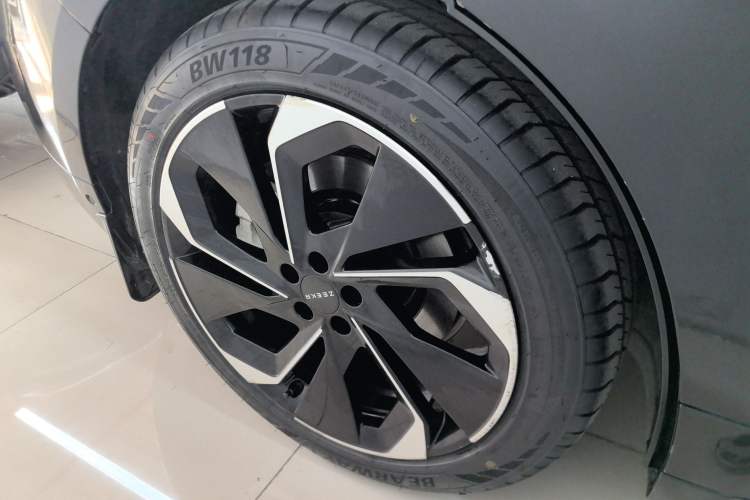 Used Zeekr 001 2021 Ultra-Long Range Dual-Motor YOU Version
