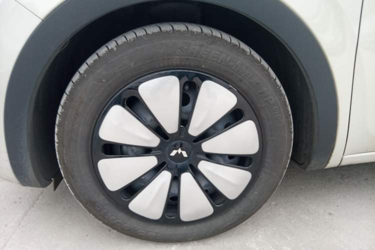 Used Wuling Bingo 2023 333 km Lingxi Connected+ Version
