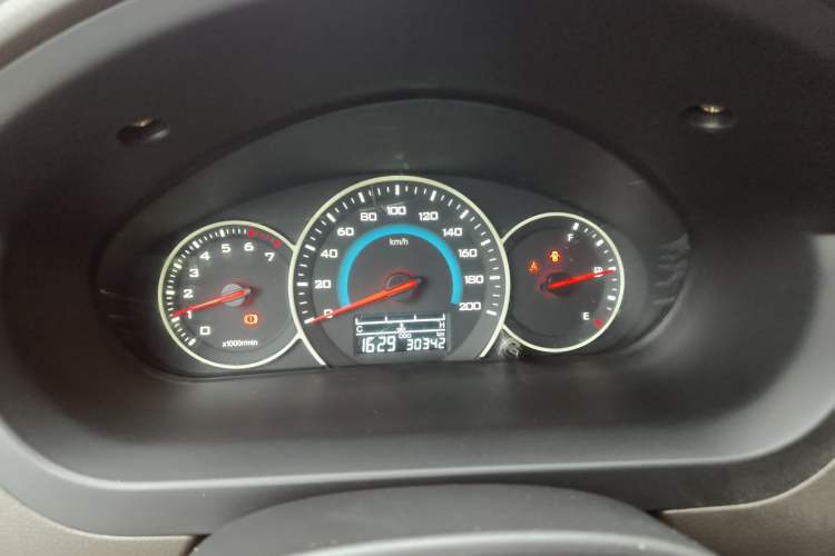 Used Wuling Rongguang V 2016 1.2L Standard Version
