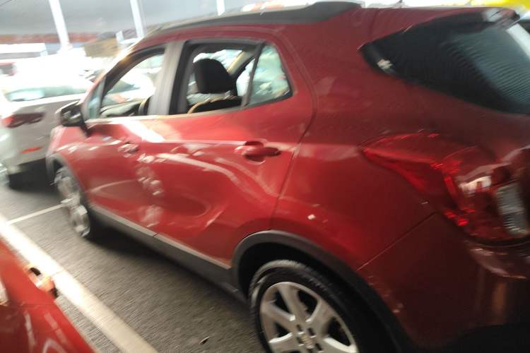 Used Buick Encore 2015 1.4T Automatic Two-Wheel Drive Urban Elite Version
