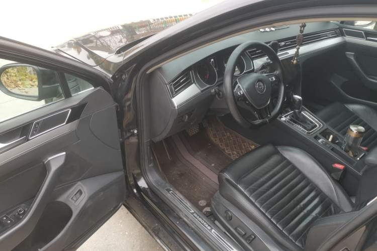 Used Volkswagen Magotan 2017 330TSI DSG Luxury Model
