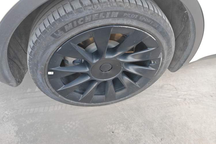Used Tesla Model Y 2022 Rear-Wheel-Drive Version
