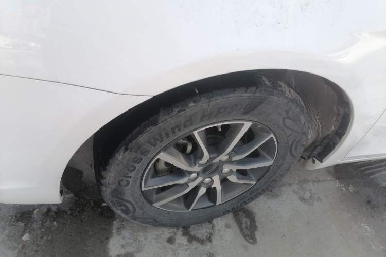 Used Geely Auto Emgrand 2019 Leading Edition 1.5L Manual Luxury Model China VI Standard
