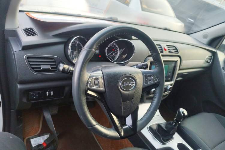 Used  T6 2020 2.0T Diesel Two-Wheel-Drive Elite Version Long Wheelbase China VI Emission Standard HFC4DB2-2E